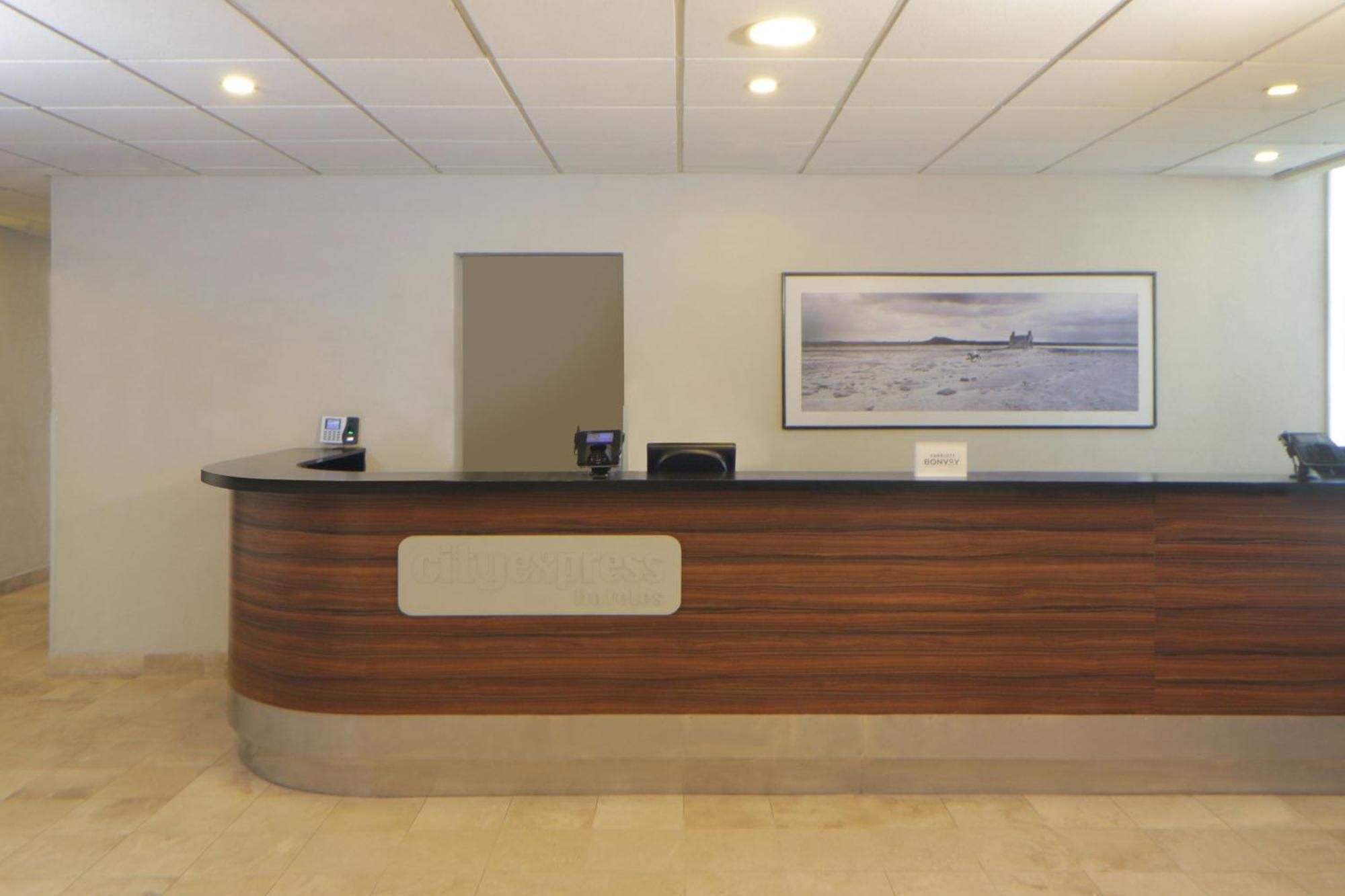 City Express By Marriott Nuevo Laredo Buitenkant foto