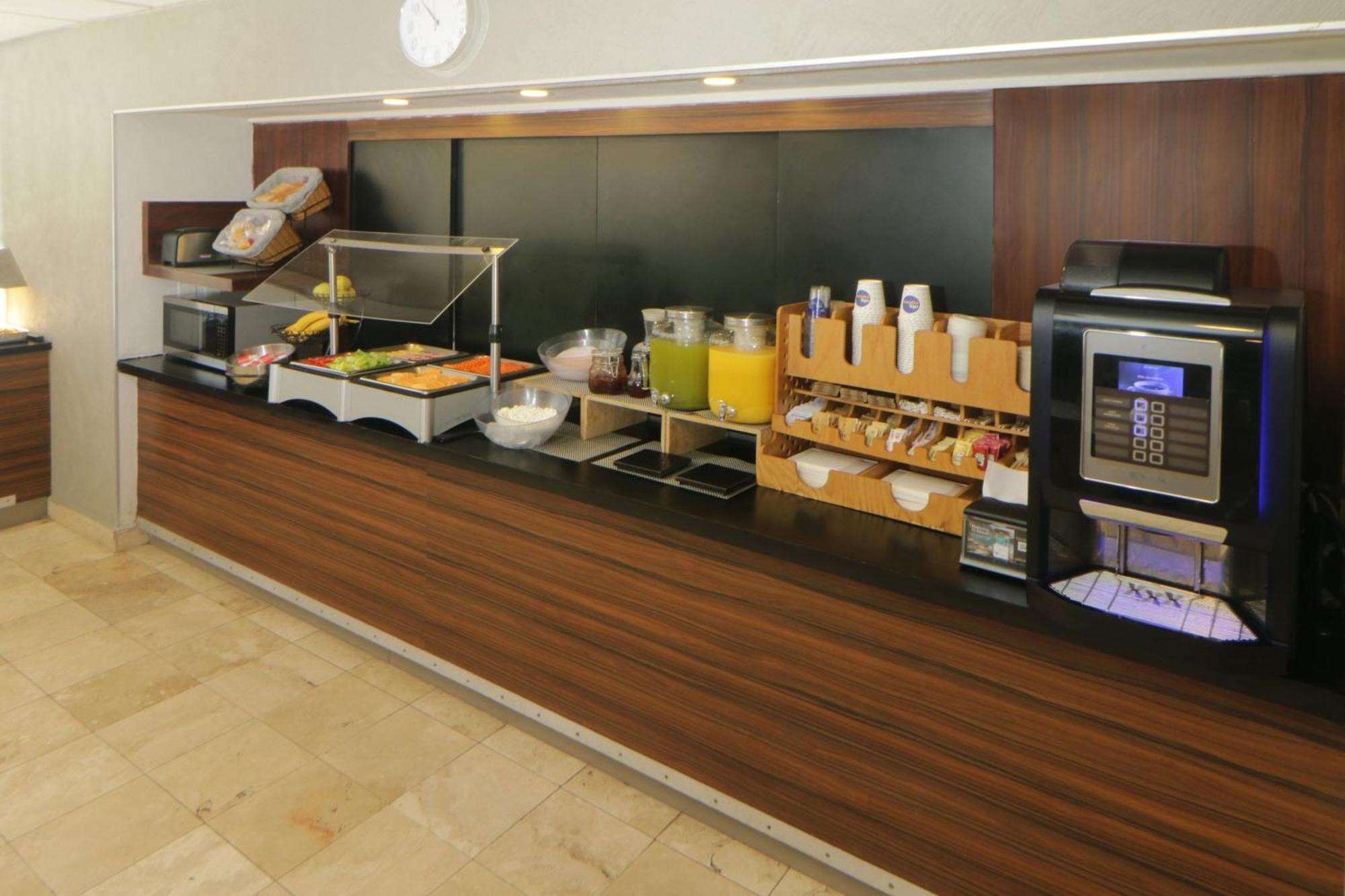 City Express By Marriott Nuevo Laredo Buitenkant foto