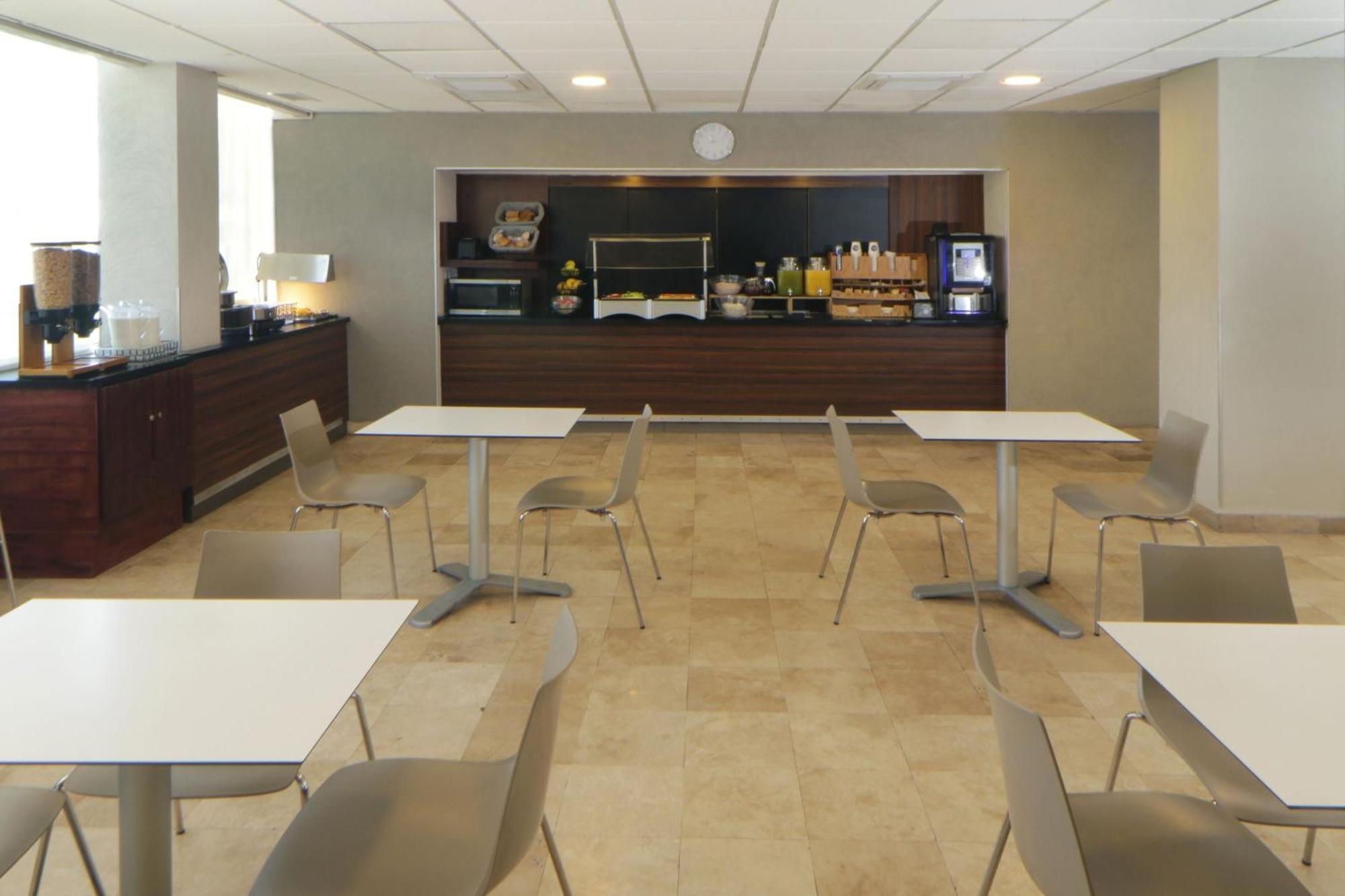 City Express By Marriott Nuevo Laredo Buitenkant foto