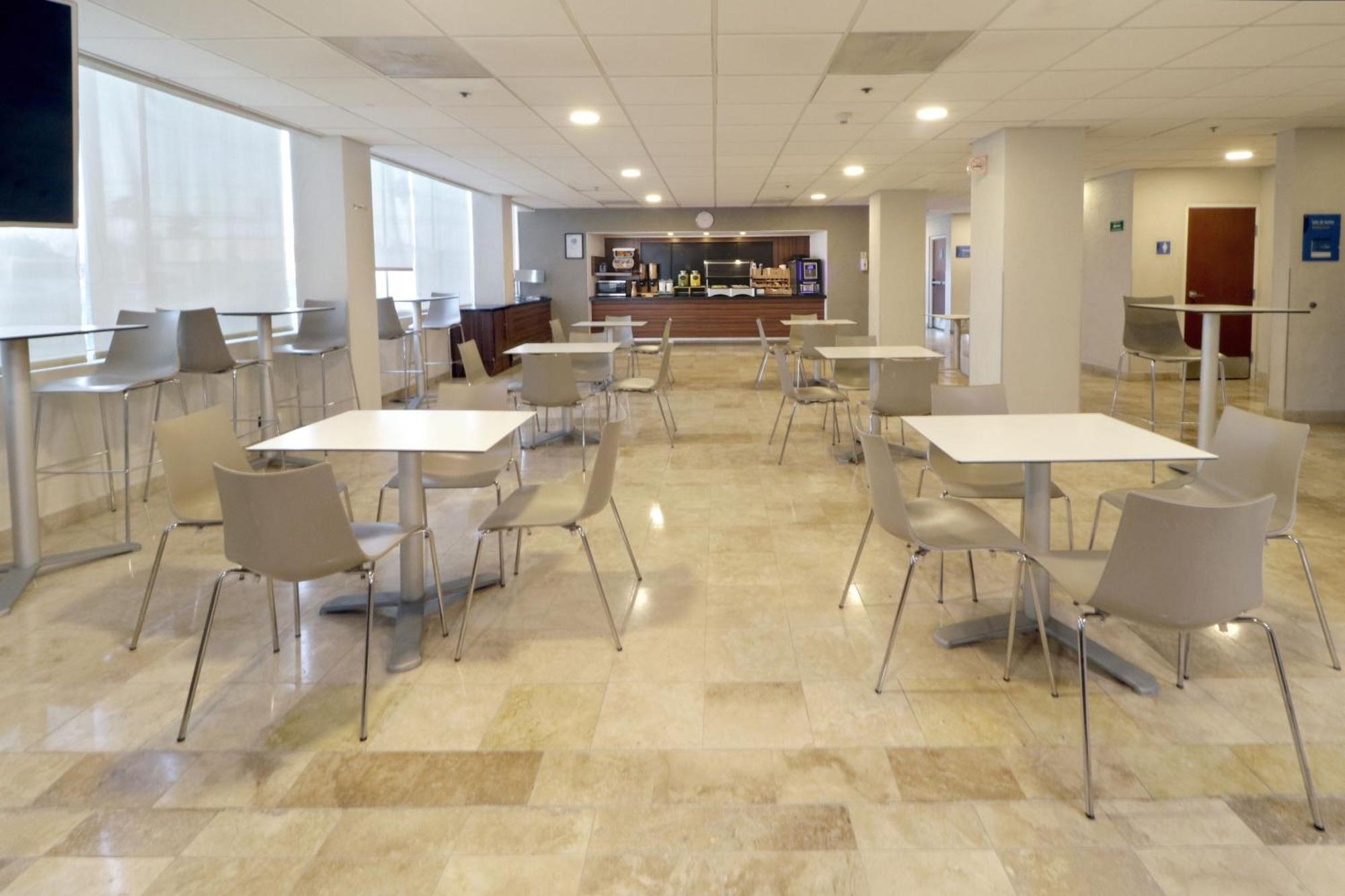 City Express By Marriott Nuevo Laredo Buitenkant foto