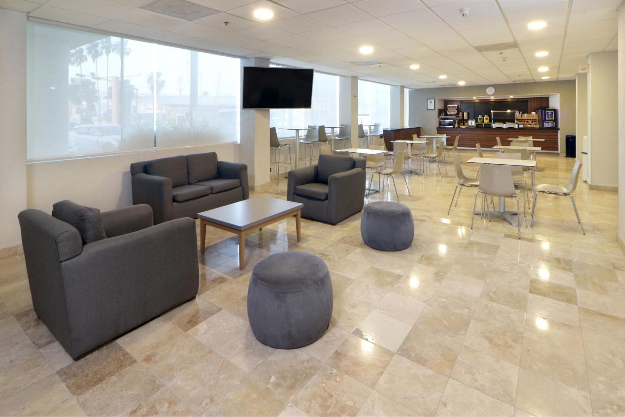 City Express By Marriott Nuevo Laredo Buitenkant foto