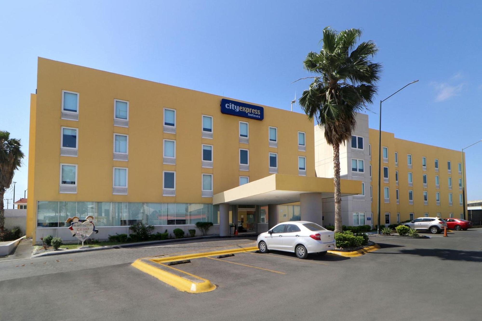 City Express By Marriott Nuevo Laredo Buitenkant foto